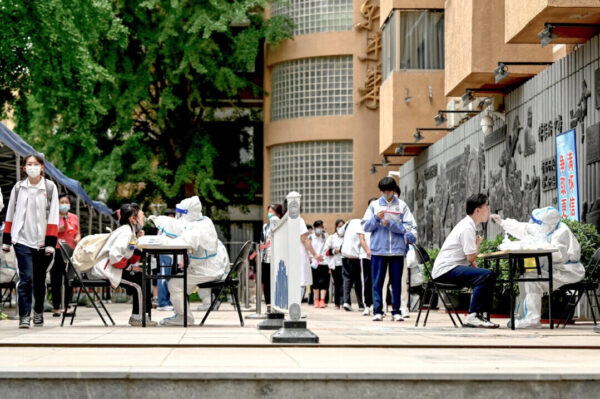 中国の学校がコロナ感染者急増で生徒を隔離か　「ゼロコロナ」再来の可能性は？